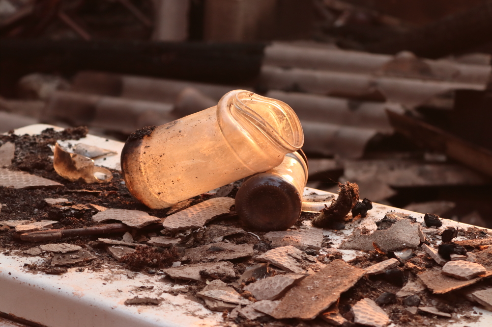 Incendio de la Sierra de la Culebra de 2025 originado en Puercas, tarro de cristal deformado